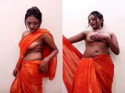 Hot Desi Girl In Saree