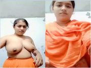 Sexy Indian mall Shows Big Boobs
